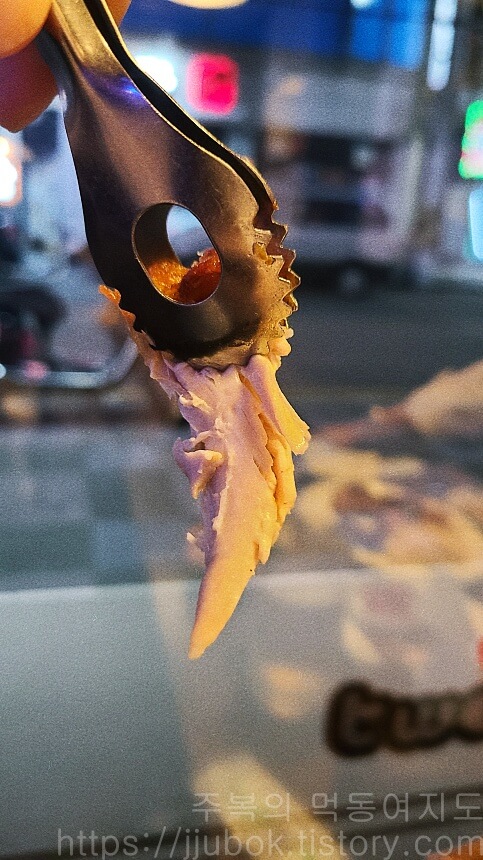 둘둘치킨-후라이드-치킨-한점