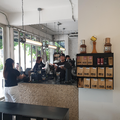 치앙마이 카페 투어 ③ : 님만해민의 핫한 카페들 (Roast8ry LAB)_내부