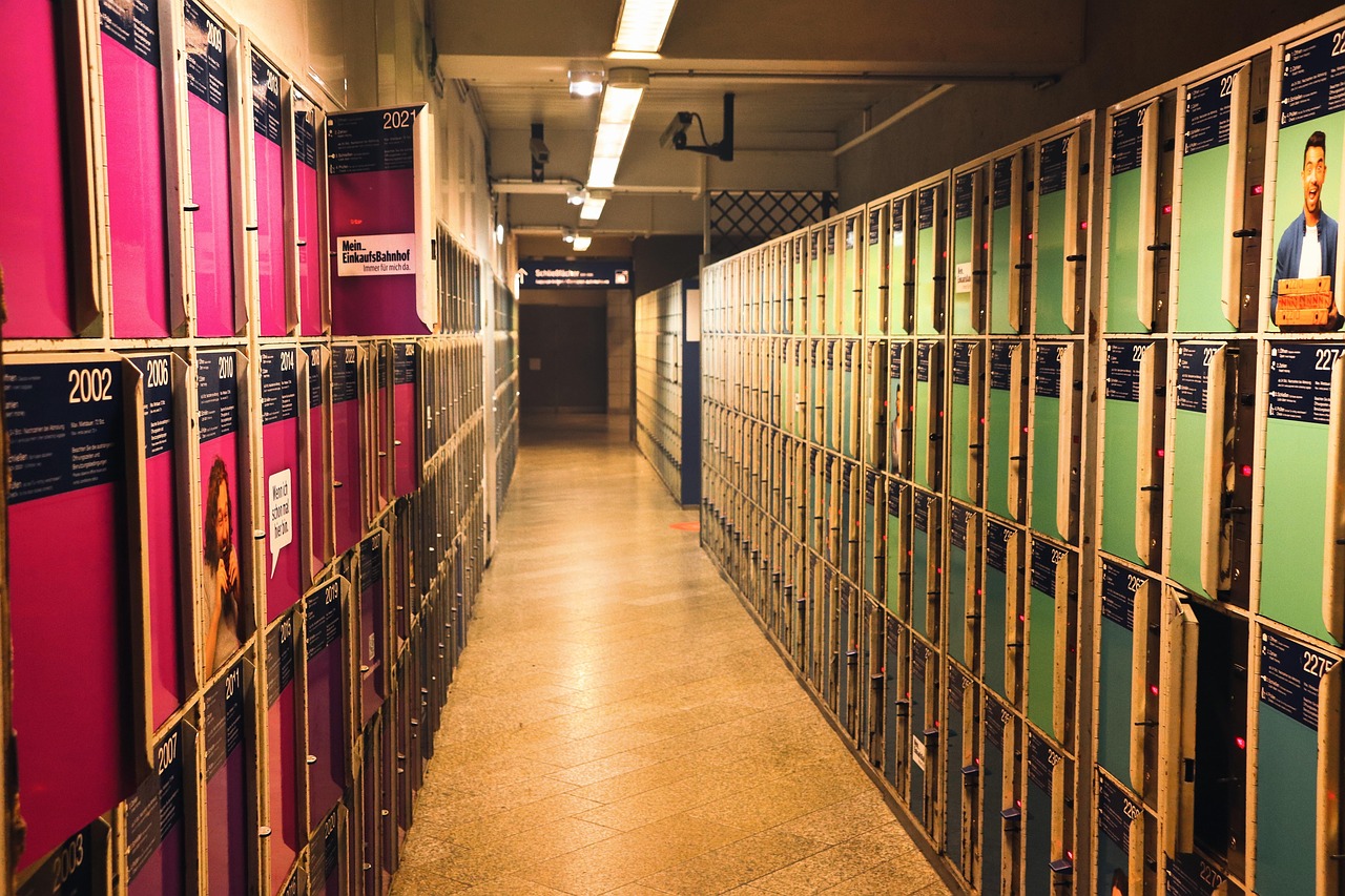 장기 여행 시 짐 보관과 우편 서비스 활용법 관련사진