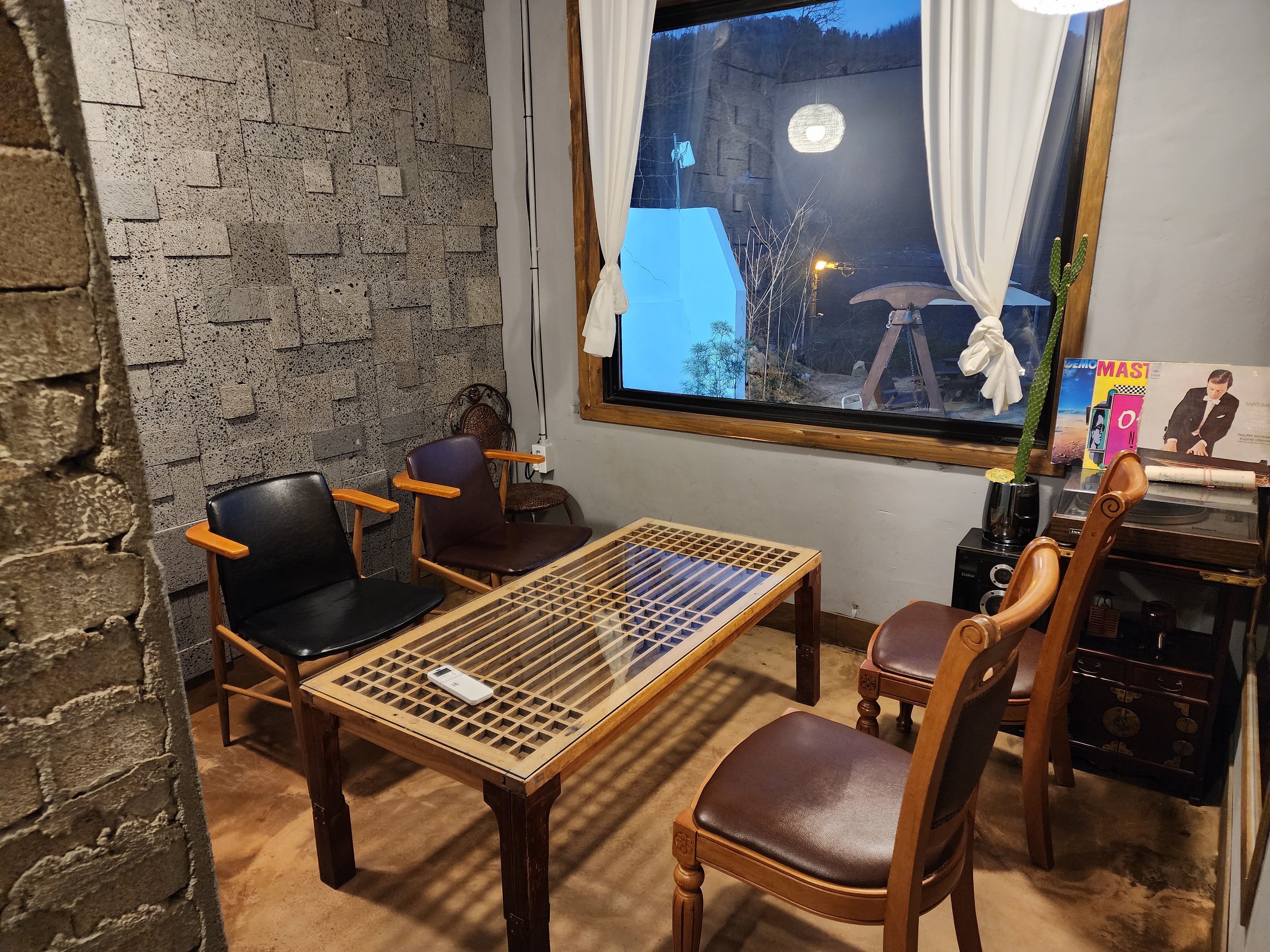 양지리 그 곳 카페 1층