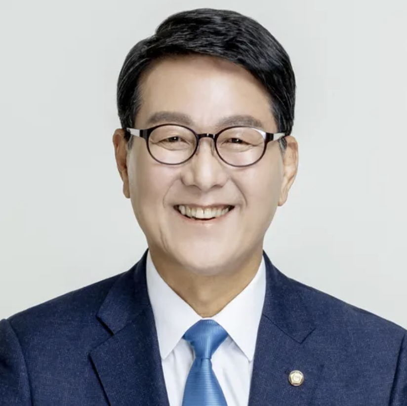 정치인 신창현