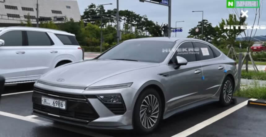 주차장에-세워져있는-쏘나타-페이스리프트