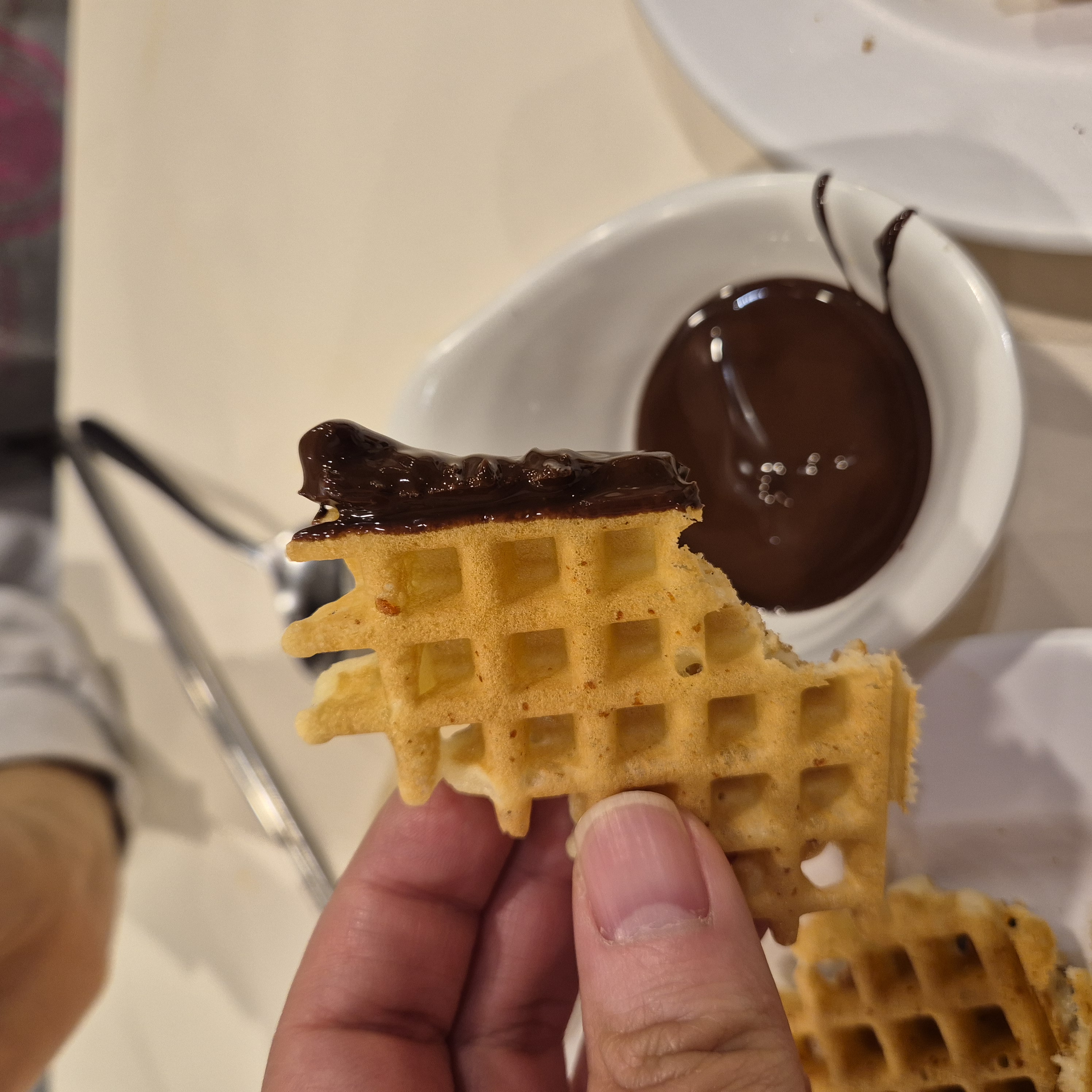 와플과 초코크림