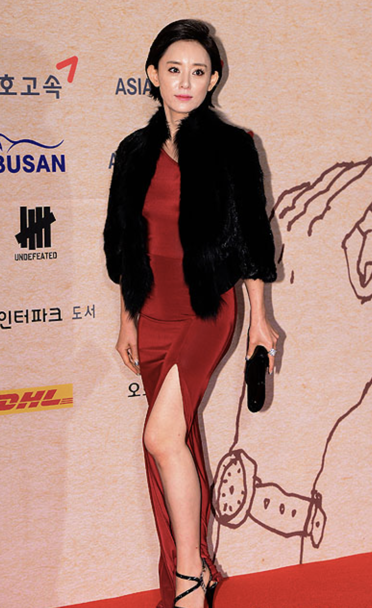 윤다경 드레스 몸매