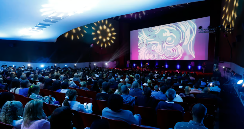 트럼프, 외국산 영화에 관세폭탄 예고!