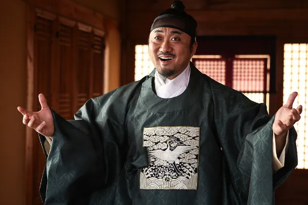 판수 역(마동석)