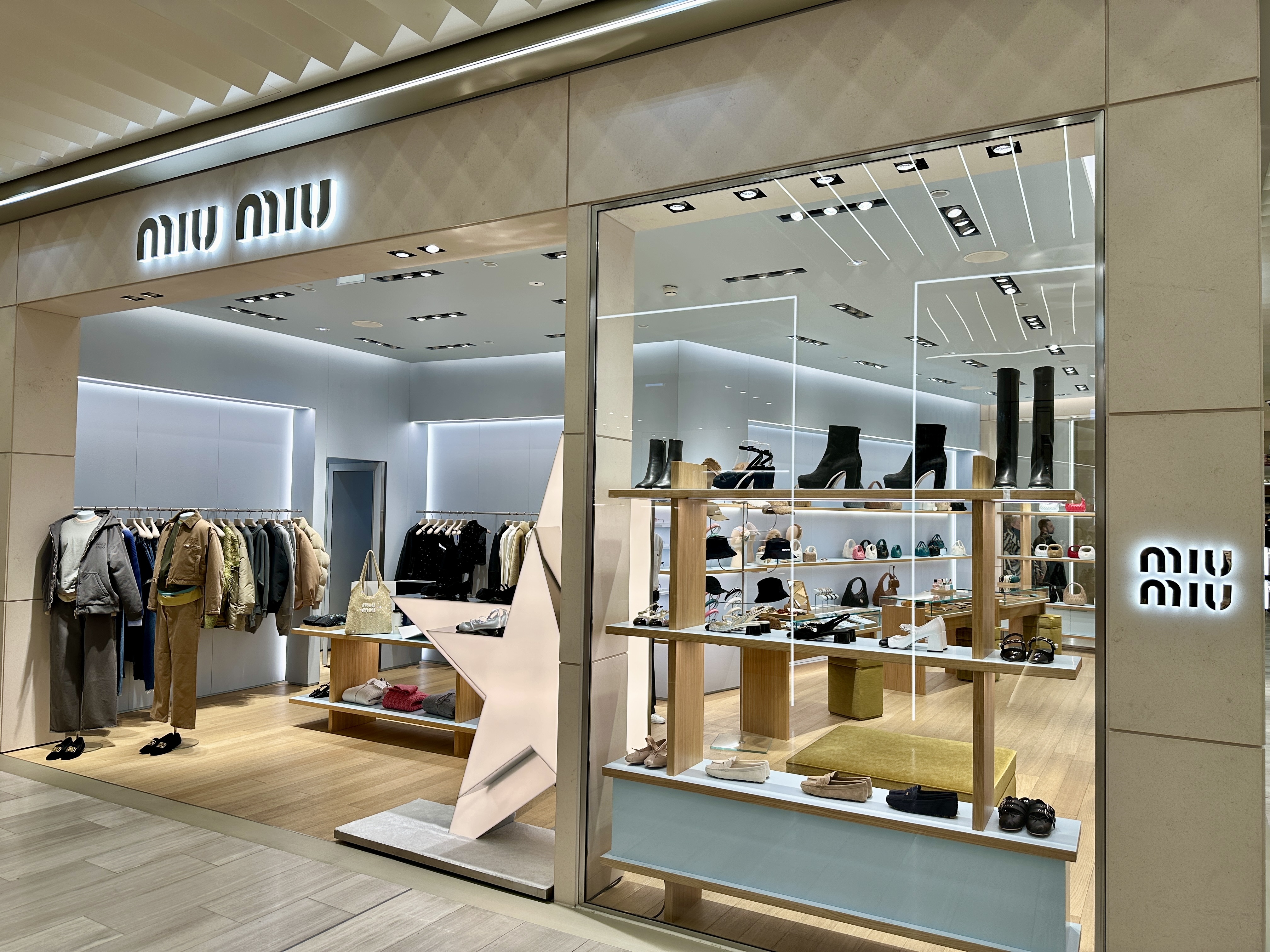 베를린 카데베 백화점 미우미우 매장