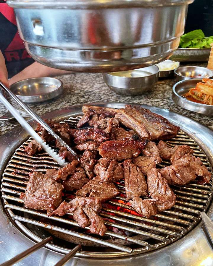 토요일은 밥이좋아 예산 덕산 스플라스 리솜 한우 양념 갈비 맛집 25년 전통 전문점 소갈비 연탄불 구이 예산10미 현지인 추천 토밥 좋아 방송정보