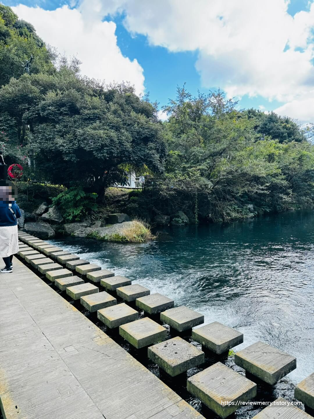 폭포가는길 돌다리