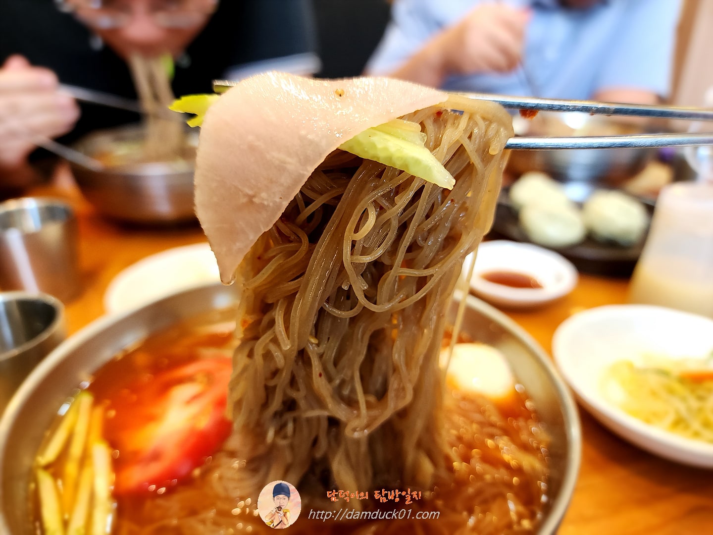 살얼음동동 물냉면 곱빼기