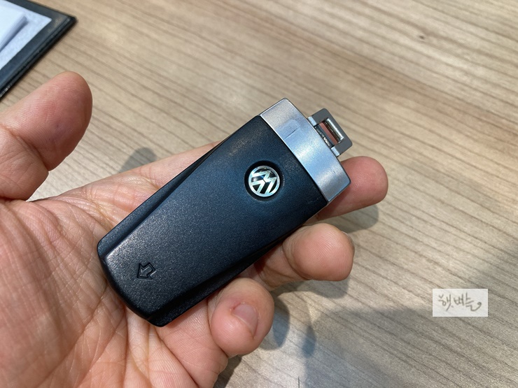 폭스바겐 구형 씨씨 (CC) 차량 리모컨 전지 교환 방법