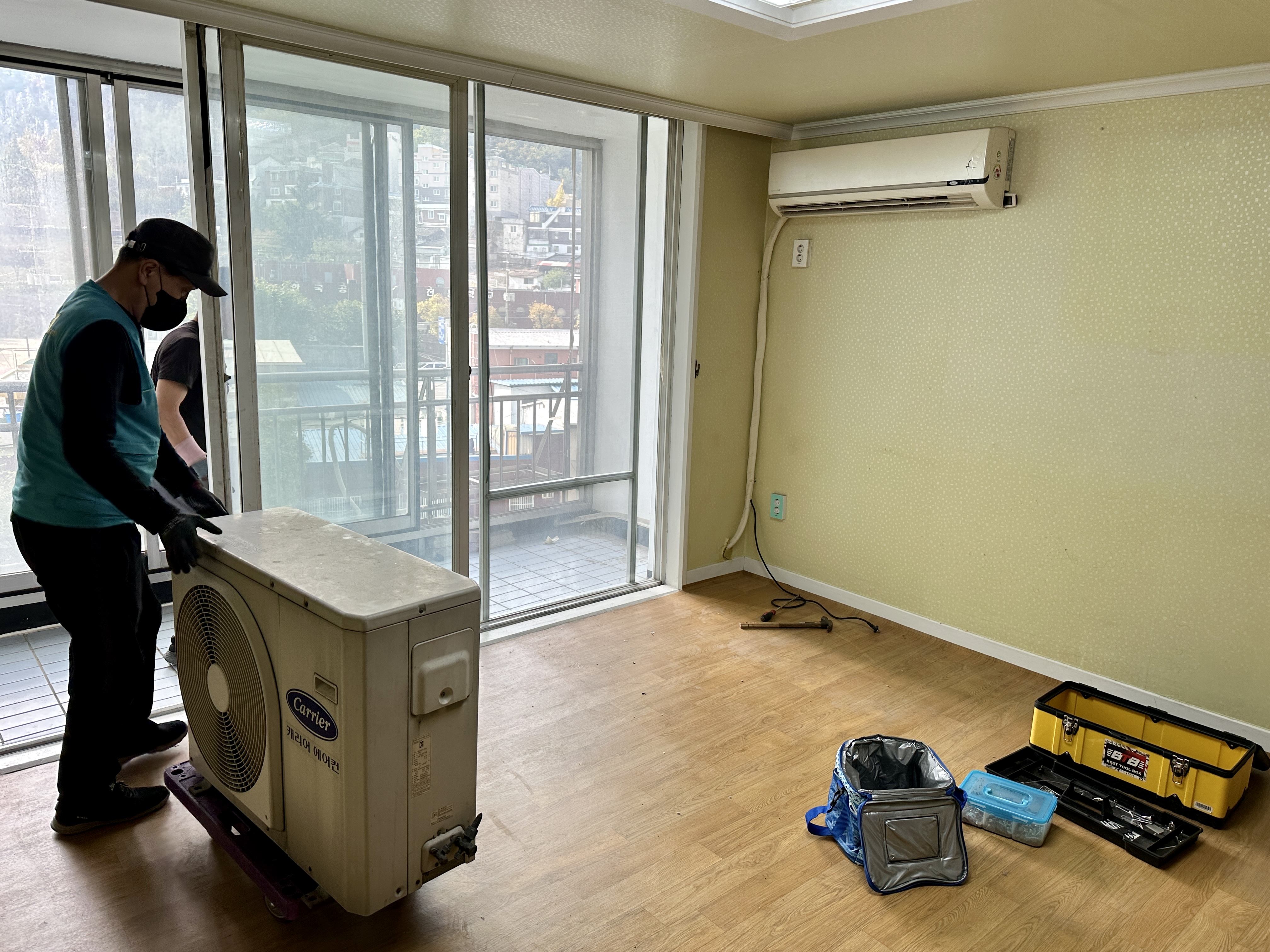 마지막 에어컨 탈거