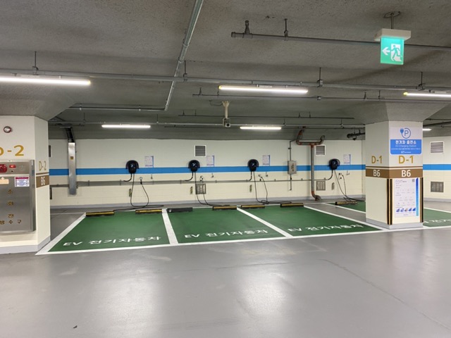 포스트타워 주차장