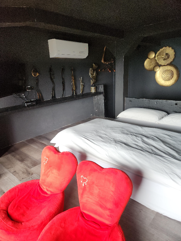 대만 지우펀: 야경과 맛집 및 숙소(윈저스 선라이트 한-구안,日光涵館民宿) 소개_2층 침실