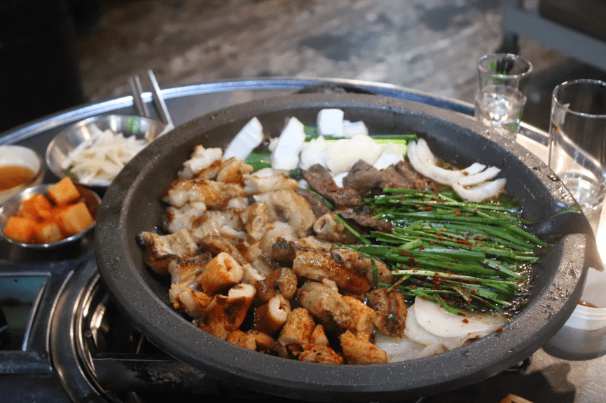 경복궁역 맛집 "서촌뜰애우곱창타운" 음식 사진