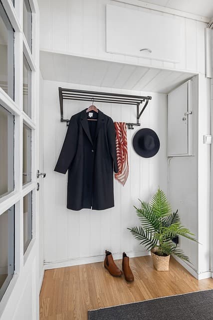 공간 절약을 위한 벽걸이형 수납 아이디어