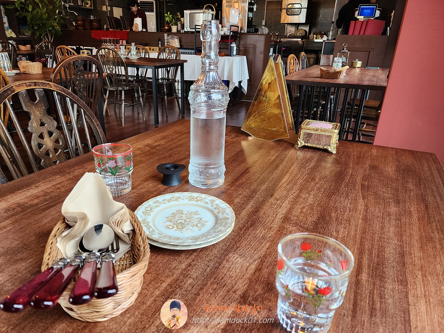 버건디 런치 세트