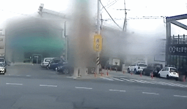 아파트 건설 현장 대형건설기계 전도사고 발생