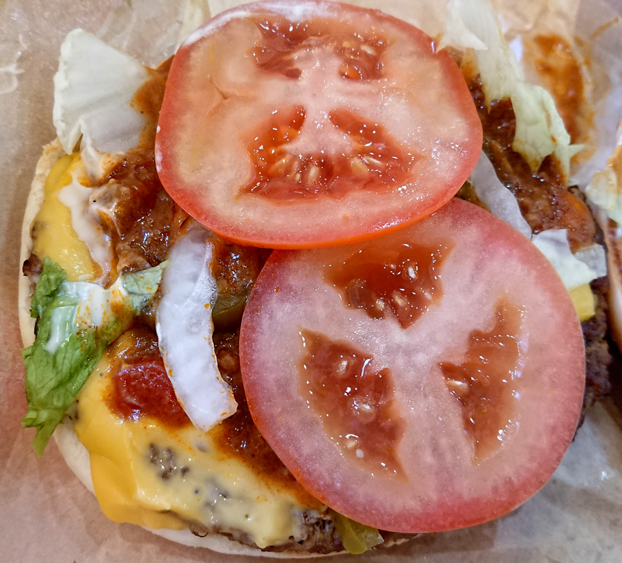 토마토 두 조각