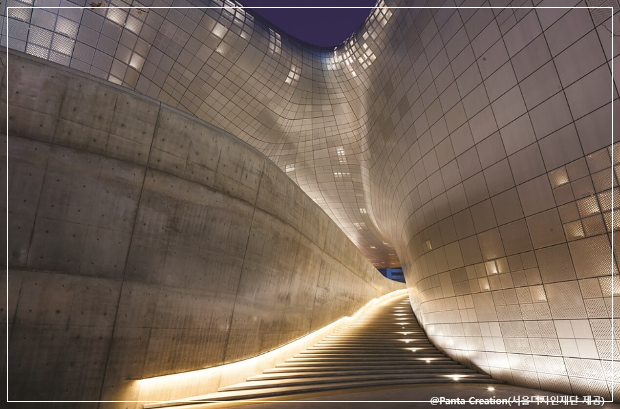 서울 가볼만한곳 베스트10 DDP(동대문디자인플라자)