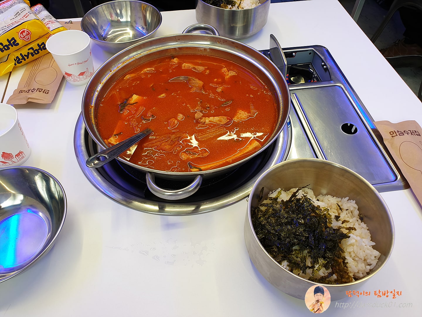돼지김치찌개와 밥