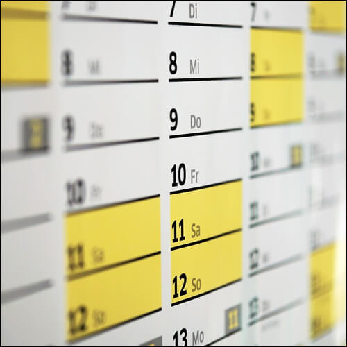 아이패드 화면 안에 달력이 있는 모습