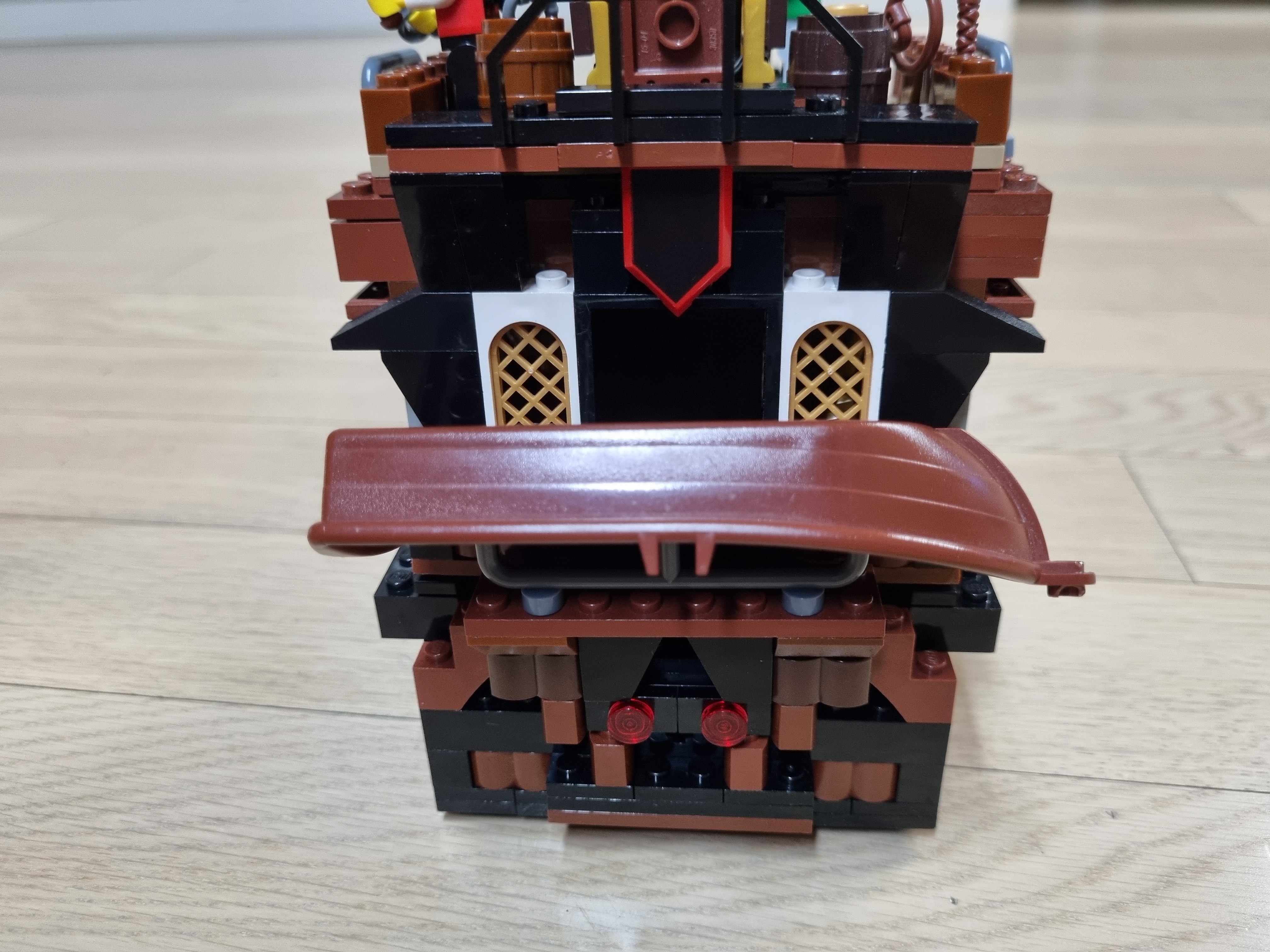 레고 해적선 뒷면
