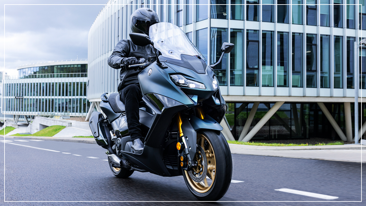 TMAX 560