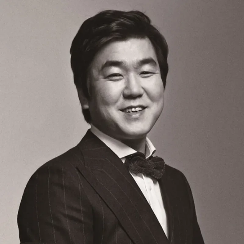 멱살 한번 잡힙시다에서 모형택 역을 맡은 윤제문