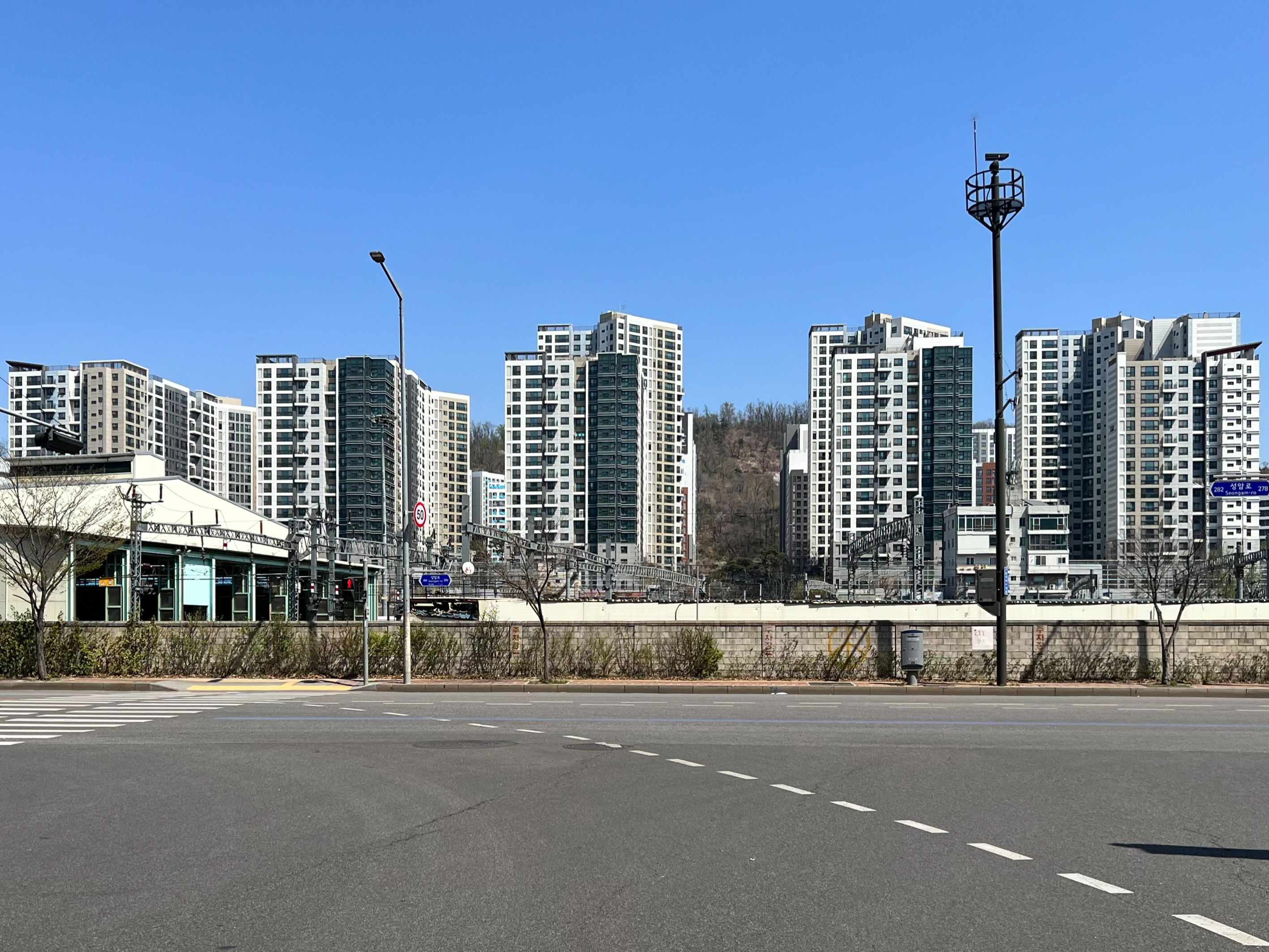 상암동 디지털미디어시티에서 바라본 단지의 전경
