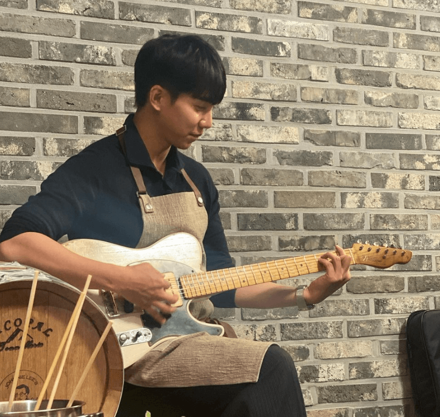 이승기 결혼 전 기타치는 모습