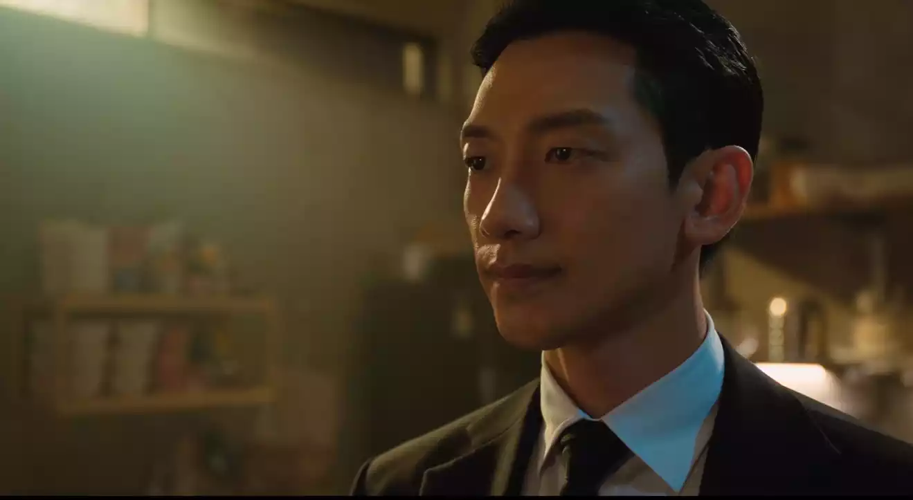 정지훈.
