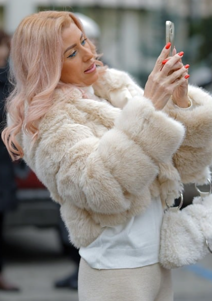 겨울철 패션 트렌드: 따뜻함과 스타일을 동시에!