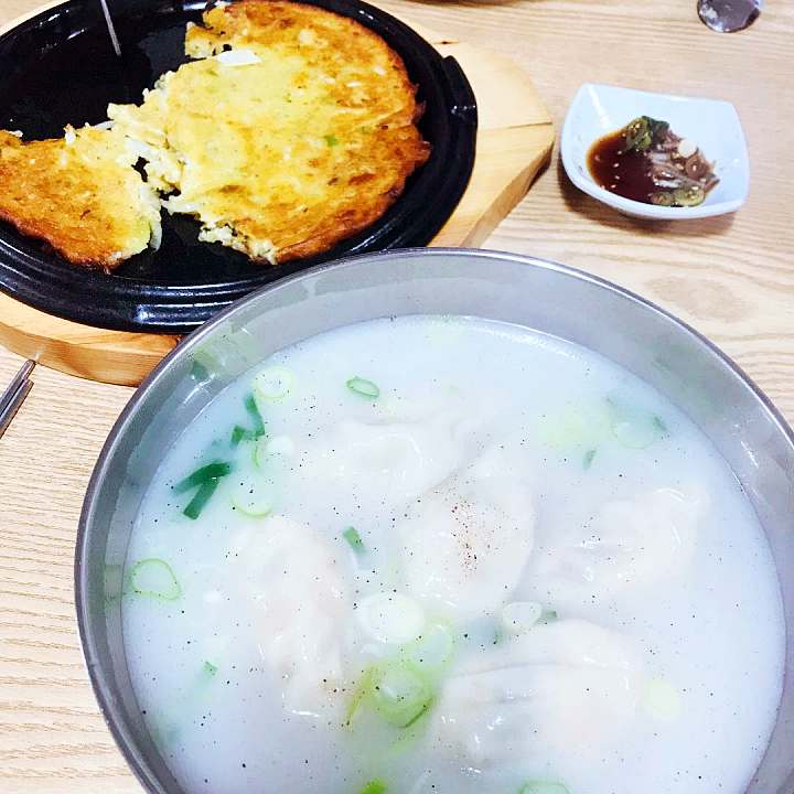 식객 허영만 백반기행 광희 편 만두국 순두부 빈대떡 황해도식 김치만두 만두전골 녹두전 부천 맛집 소개