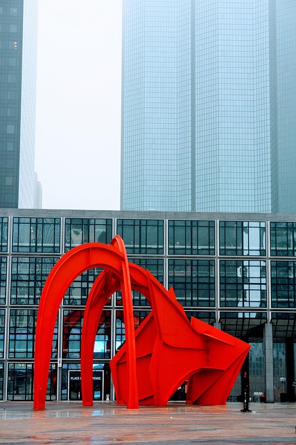 프랑스 라데팡스 – 파리의 현대적 비즈니스 지구