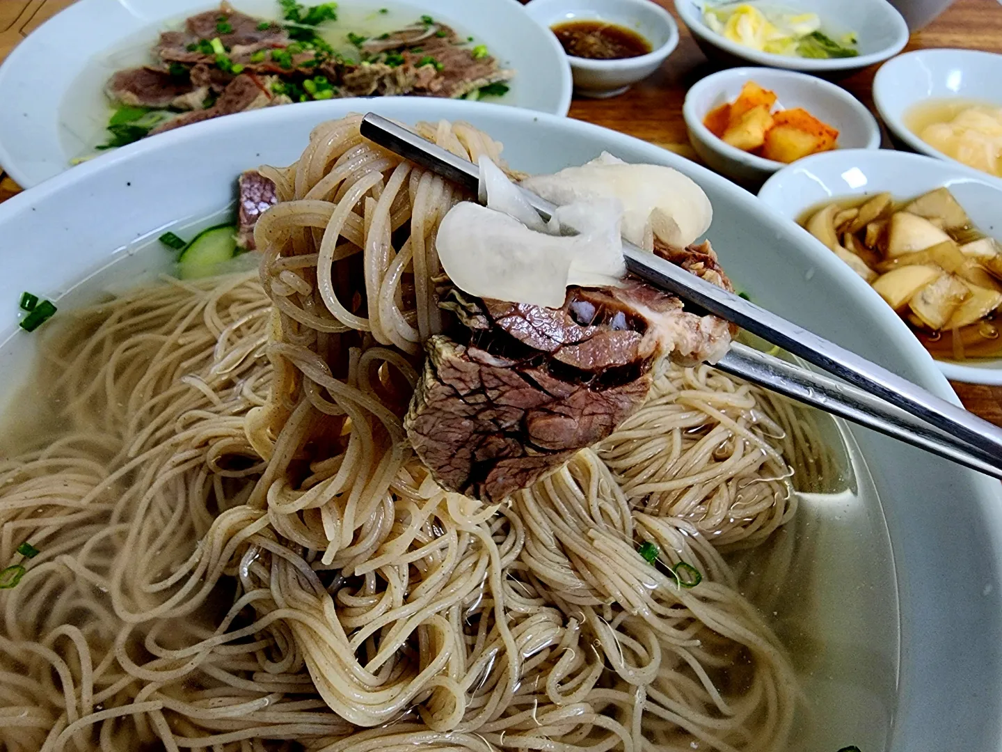 고기 고명과 평양냉면