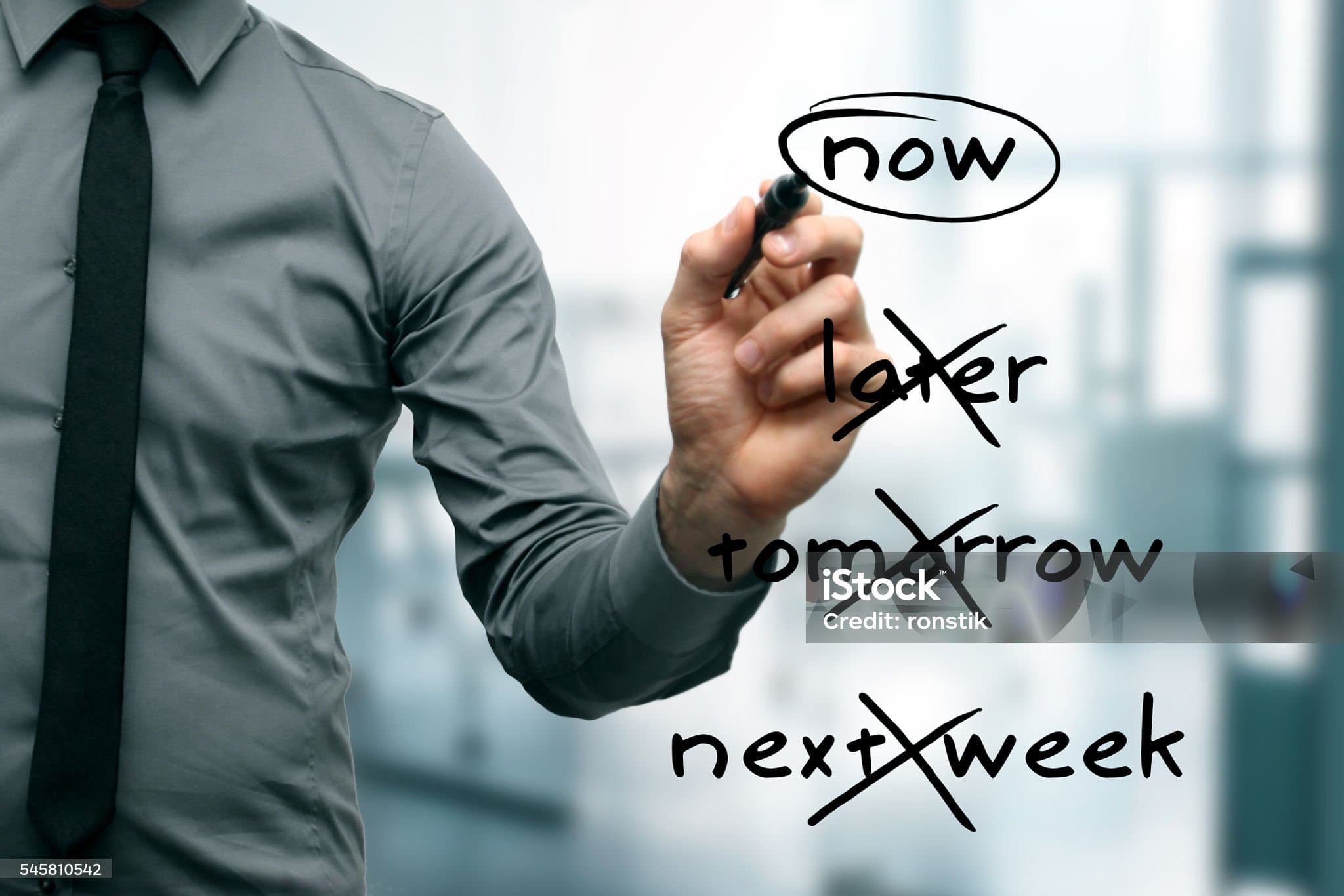 시간자산관리 관점에서 본 질문: 왜 우리는 시간을 낭비하고도 죄책감을 느끼지 못할까