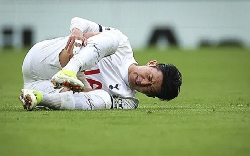 토트넘의 주장 손흥민- 발 부상으로 위기