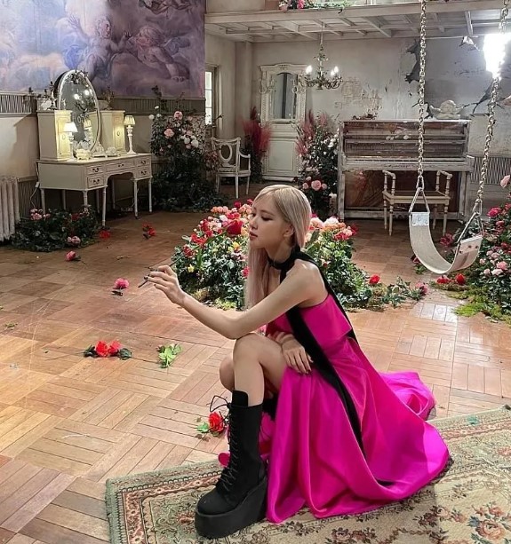 로제 스타일 변천사: 연도별 베스트 룩 모음