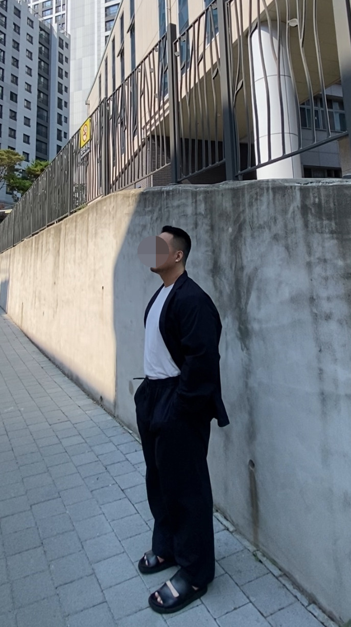 데일리룩('26. 6. 29.)지유 X 엔지니어드 가먼츠 지유엔가 코드레인 재킷 팬츠 셋업, 무신사스탠다드 쿨탠다드 티셔츠, MMGL 엠엠지엘 가죽샌들, 마크-4 덤벨 피어싱 실버