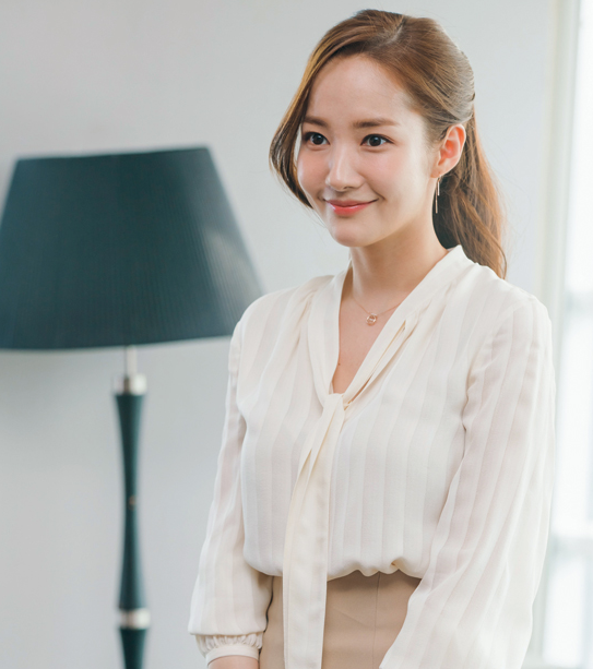 박민영 오피스룩