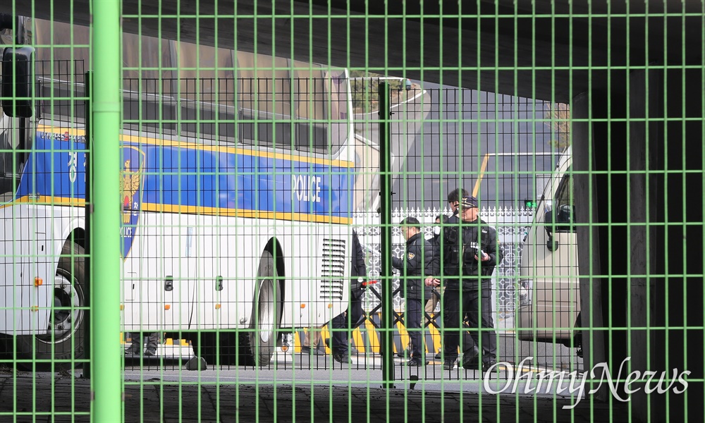 윤석열 전 대통령 징역 5년 선고 1심 실형 항소