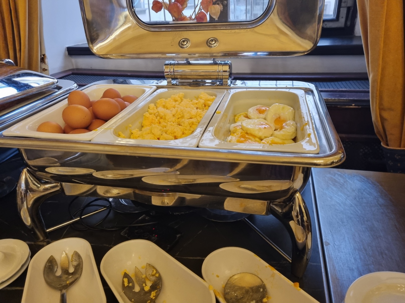 호텔 루체 조식 뷔페 계란 요리