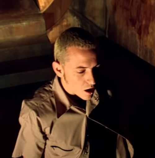 Linkin Park는 1996년에 미국 캘리포니아 주 애거우(Agoura)에서 결성된 록 밴드입니다