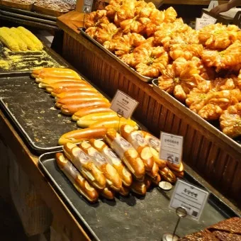 성심당 롯데대전점 케익 무너져 내린 망고시루 한 자리서 뚝딱_25