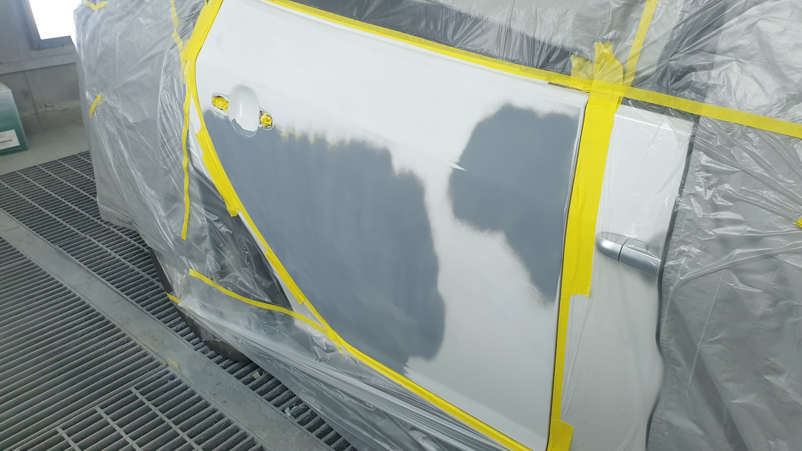 뒷문 판금도색 밑작업 아반떼 판금도색 뒷문 판금도색 밑작업