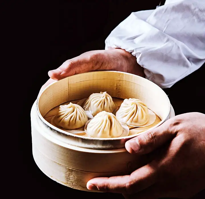 줄서는식당 공덕 경의선 숲길 한옥 딤섬 맛집 홍수현 중국 소룡포 샤오마이 훈툰면 새우완자 튀김 권율 추천 48회 소개