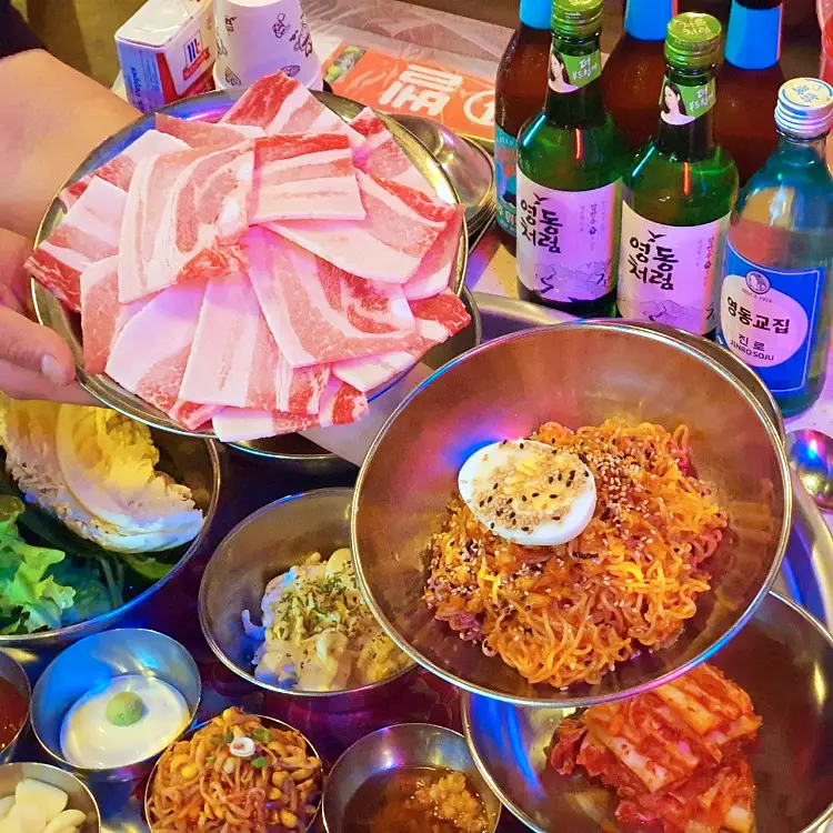 줄서는식당 한혜진 추천 껍데기 붙은 냉동삼겹살 냉삼 관자 미나리 흑돼지 삼합, 통벌집 삼겹살, 돼지꼬랑지 맛있는 식당 강남구청 청담동 맛집 소개