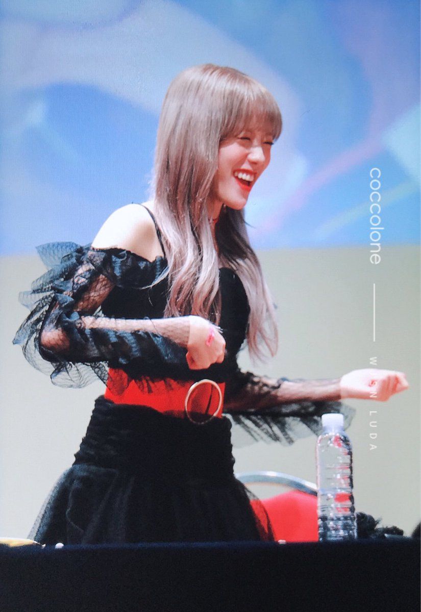 우주소녀 루다 인스타그램 사진 몸매