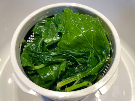 데친 취나물 물기 제거